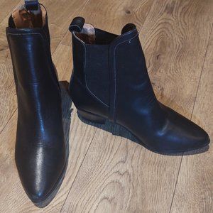 Report Signature IGGBY Black Booties